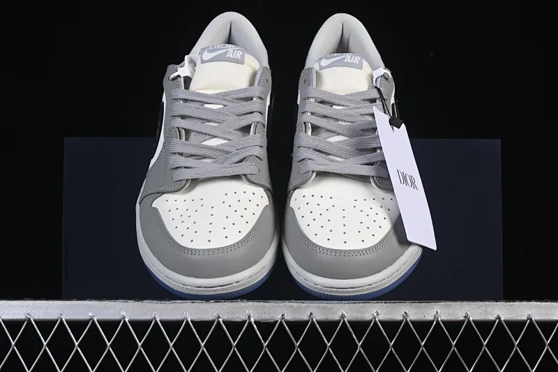 All categories Air Jordan Jordan series basketball shoes Air Jordan 1 Low Dior x Air Jordan 1 Low AJ1 Joe 1 Dior joint white gray low top CN8608-002
